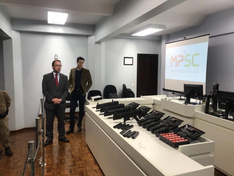 Polícia Militar de Içara recebe equipamentos letais e não-letais
