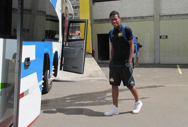 Com novidades na relação, delegação tricolor inicia viagem para enfrentar o Inter