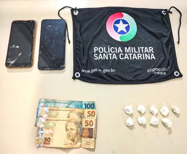 Traficante é preso com cocaína e dinheiro em Tubarão 