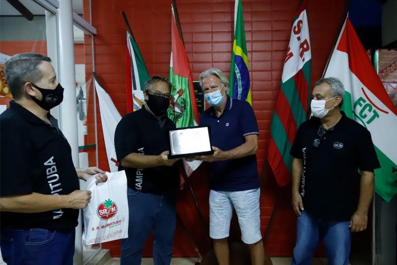 Mampituba recebe Björn Borg, uma das maiores lendas do tênis mundial