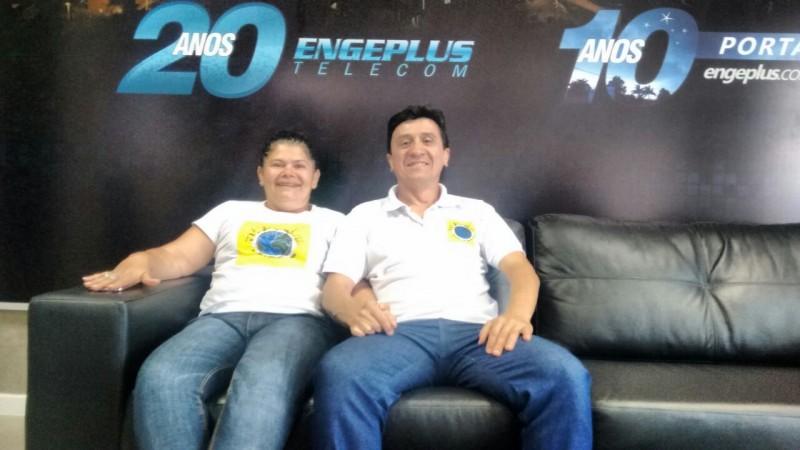 Casal que pretende viajar o mundo passa por Criciúma