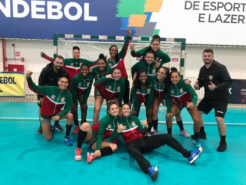 Handebol feminino de Criciúma encerra 2021 entre os cinco melhores times do Brasil