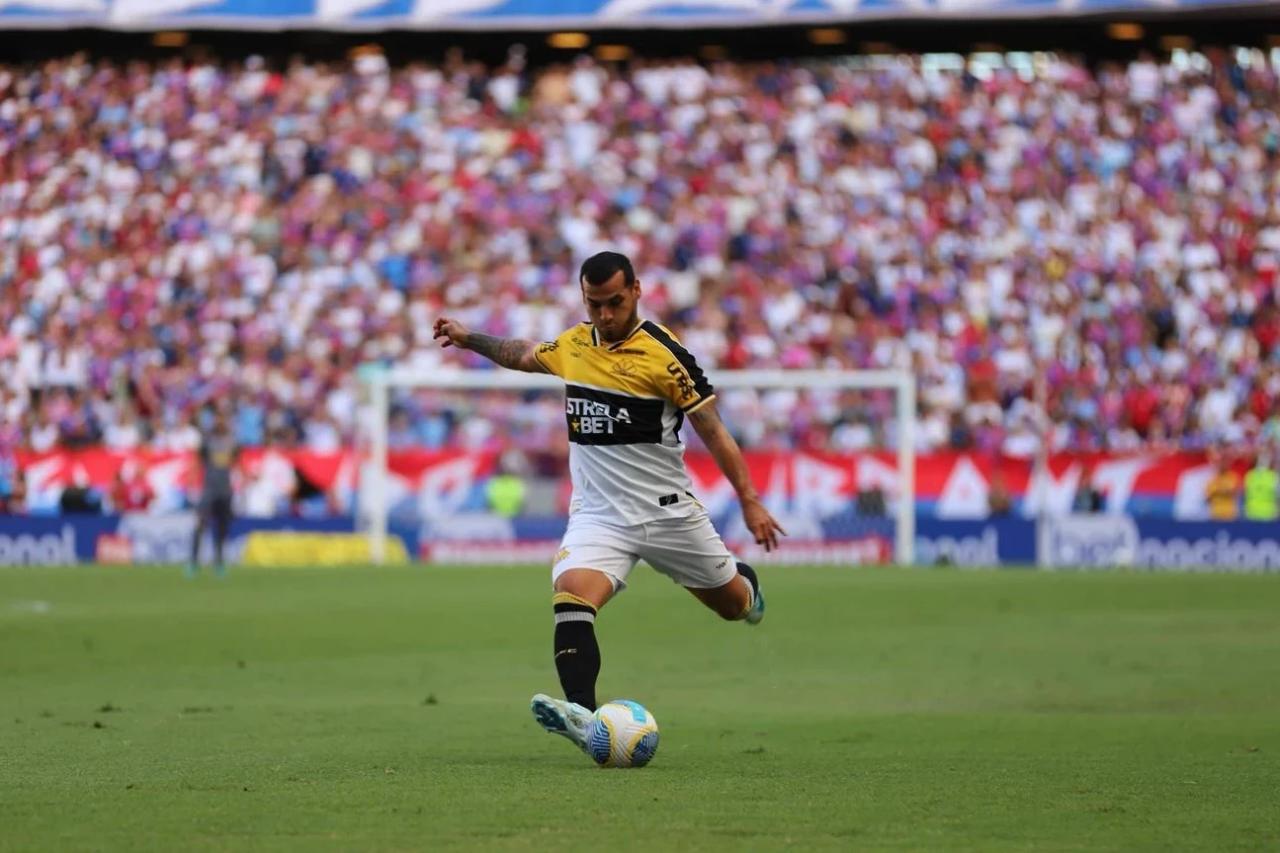 Trauco prega respeito ao Fluminense, mas garante: ‘vamos pelos três pontos’