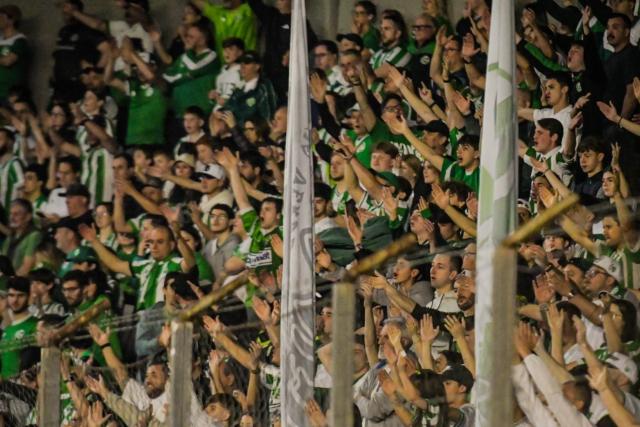 Série B do Campeonato Brasileiro pode ter novo líder nesta terça-feira