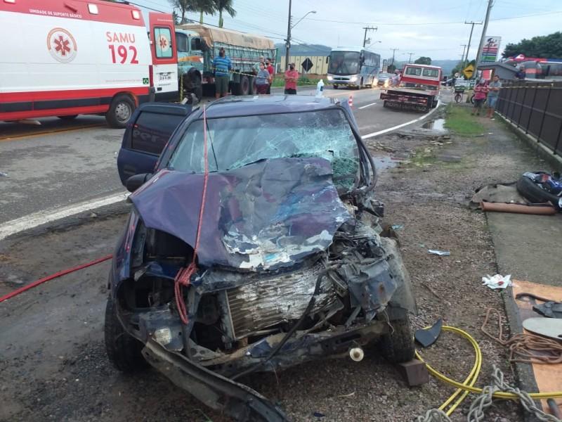 Motorista fica gravemente ferido após colisão frontal em Jaguaruna