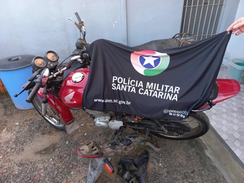Araranguá: PM recupera moto furtada
