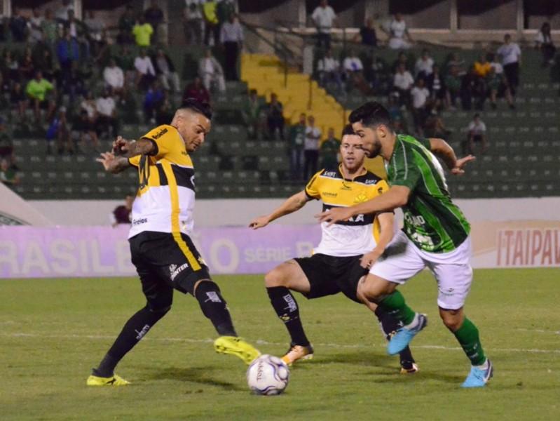 Criciúma perde para o Bugre e soma a quinta derrota consecutiva na Série B