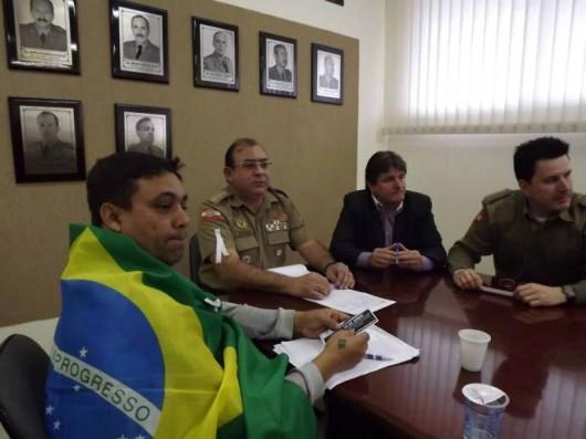 Por segurança, PM orienta que manifestantes participem de "cara limpa"