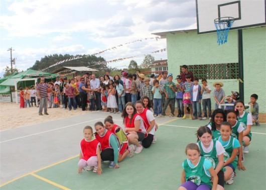 Governo de Lauro Müller inaugura quadras esportivas em festejos julinos