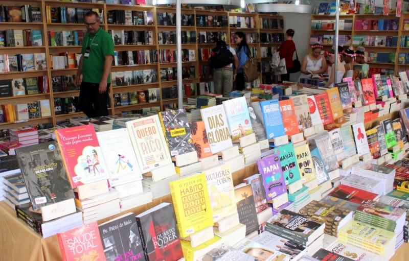 12ª Feira do Livro funciona em horário diferenciado nesta quinta-feira