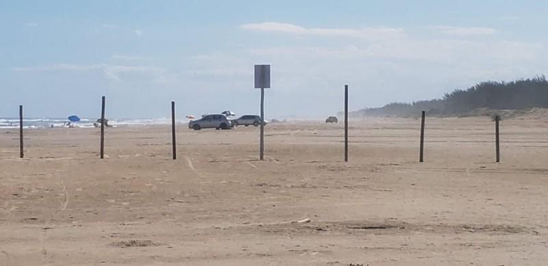Circulação de veículos na faixa de areia dos balneários de Jaguaruna está proibida