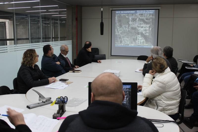 Terrenos públicos serão leiloados nesta quinta-feira em Criciúma