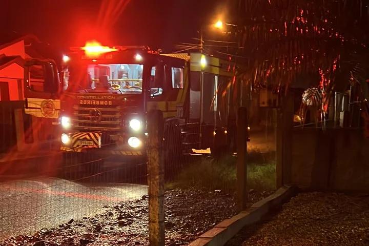 Banheiro de residência é atingido por princípio de incêndio em Forquilhinha
