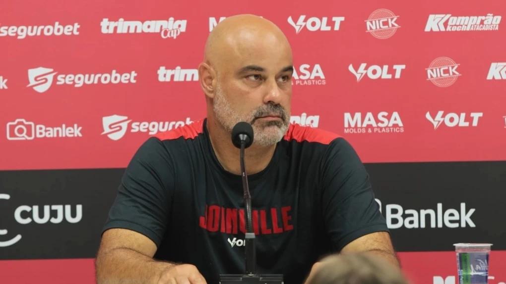 'Fizemos um jogo muito competitivo contra a melhor equipe da competição', afirma técnico do Joinville