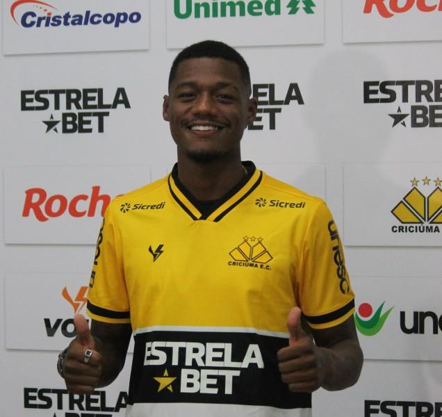Criciúma rescinde contrato do meia-atacante Thiaguinho