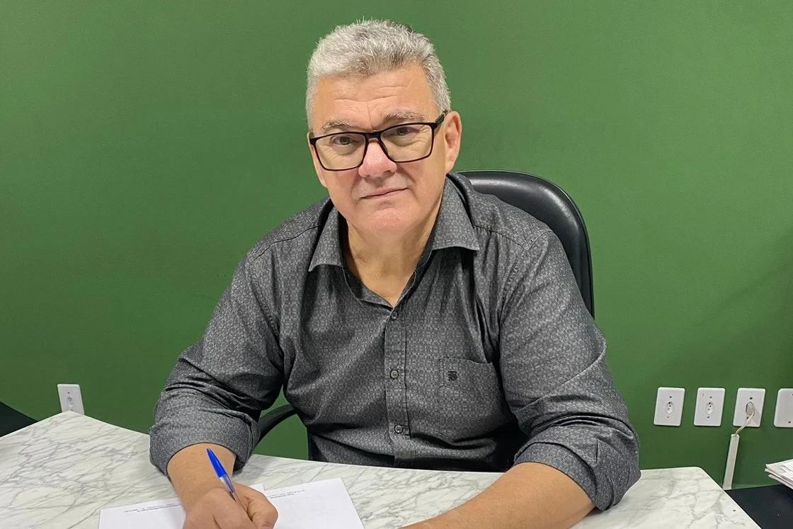 Chile diz ter feito 'o possível para o município não parar' e rebate críticas de Neguinho sobre sua gestão