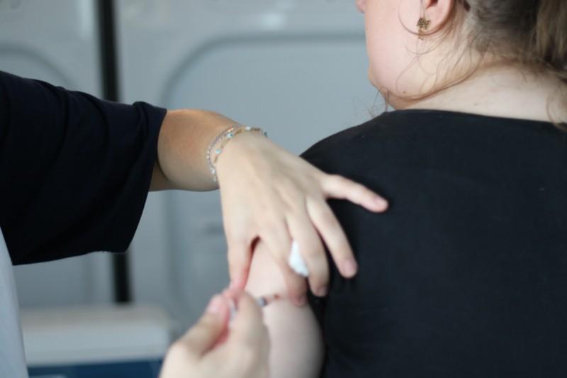 Mais 7 mil doses da vacina contra Covid-19 chegam em Criciúma