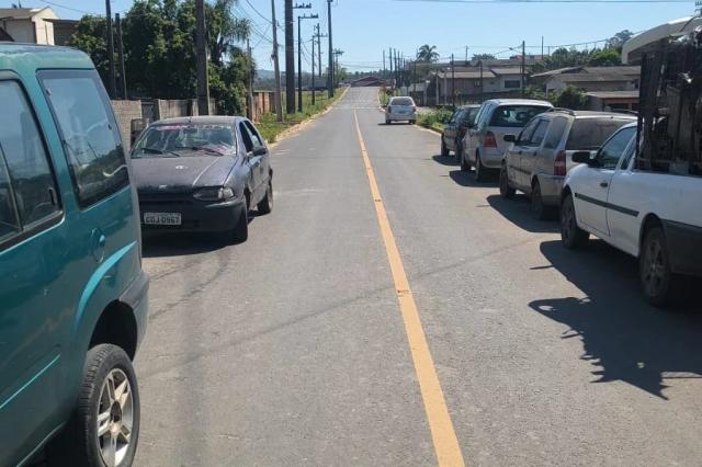 Morador cobra faixa elevada após veículos trafegarem em alta velocidade em Criciúma