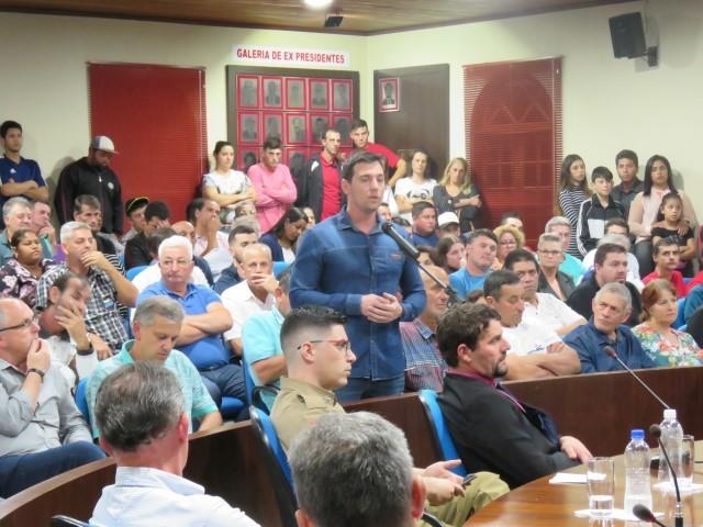 Neovenezianos se posicionam contra o tráfego de caminhões pesados pelo município
