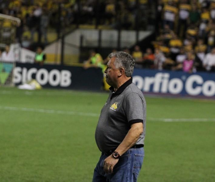 Caso Criciúma não vença o Joinville, Os Tigres pedirá demissão do técnico Roberto Cavalo