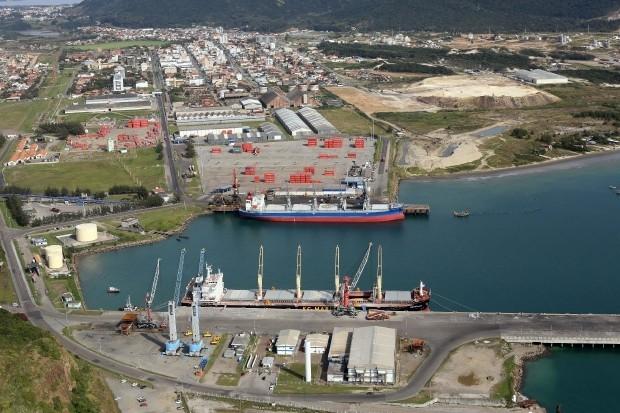 Um encontro para negócios e oportunidades no porto