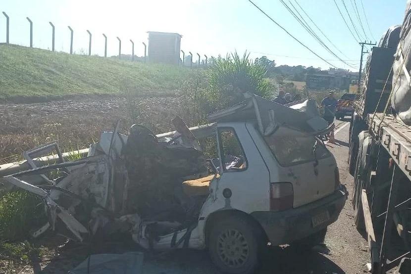Santa Catarina: cinco pessoas morrem em acidente entre carro e caminhão