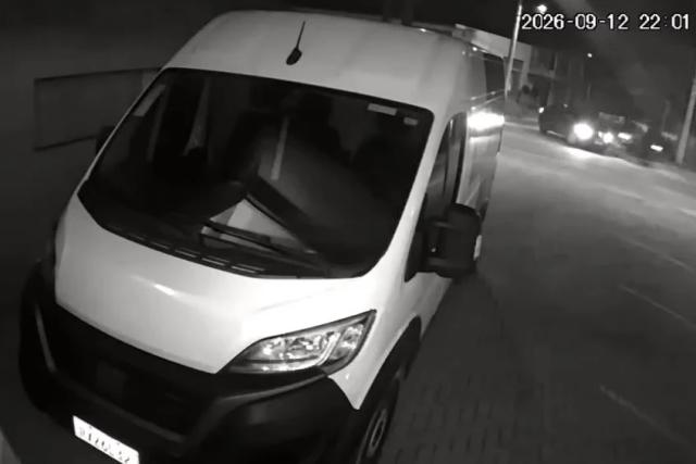 Vídeo: motociclista tem frente cortada por carro e fica gravemente ferido em acidente