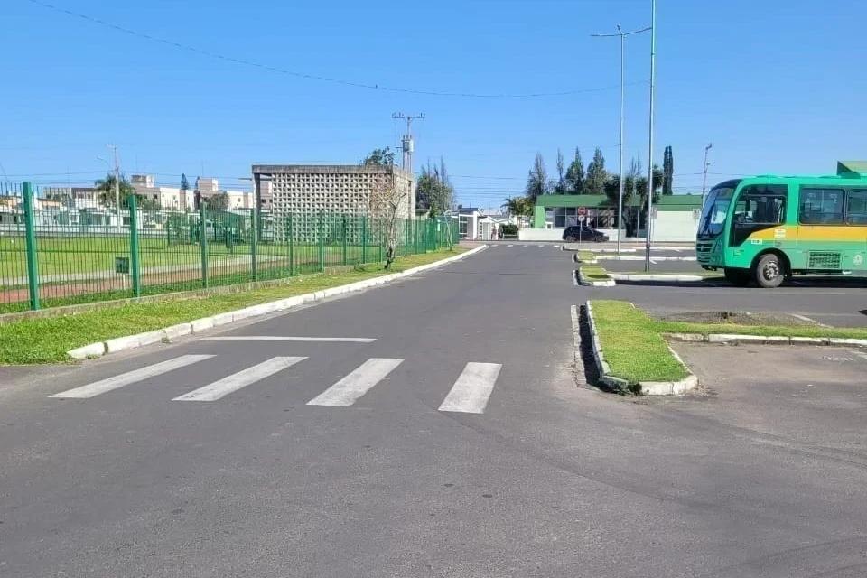 Adolescente pede melhorias para evitar acidentes em trecho ao lado do Parque da Prefeitura; veja vídeo