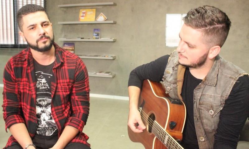 Brenno e Edu lançam nova música de trabalho