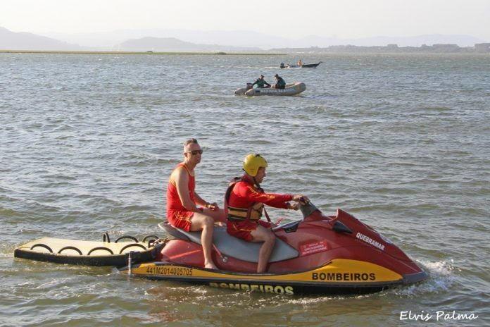Embarcação encontra corpo de jovem desaparecido na lagoa Santo Antônio, em Laguna