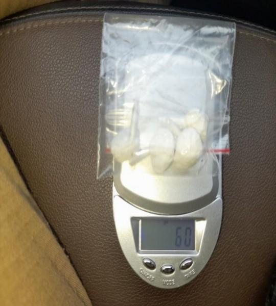 Com cocaína e maconha guardadas em carteira de cigarro, homem é preso em Turvo