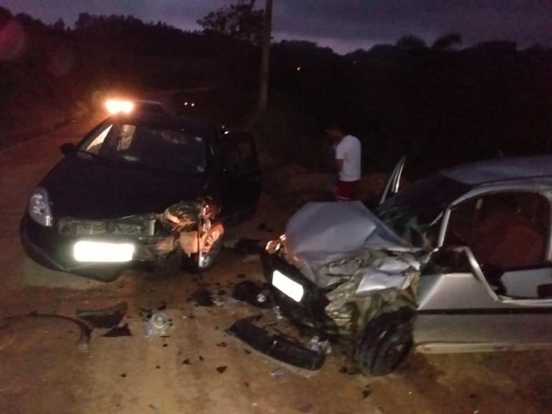 Colisão entre dois carros deixa duas pessoas feridas em Urussanga 