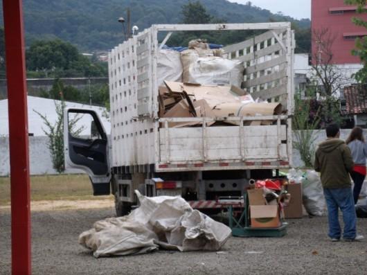 Colégio Heriberto Hülse faz gincana para arrecadar materiais recicláveis
