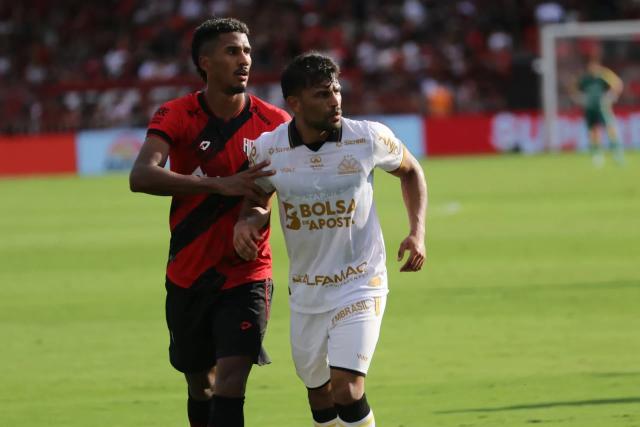 Criciúma é goleado pelo Atlético-GO e amarga nova derrota na Série B