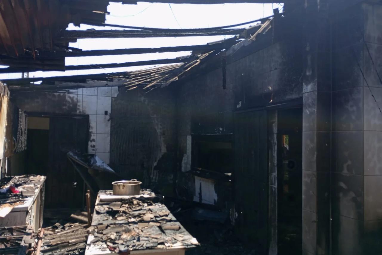 Incêndio destrói cozinha de salão paroquial