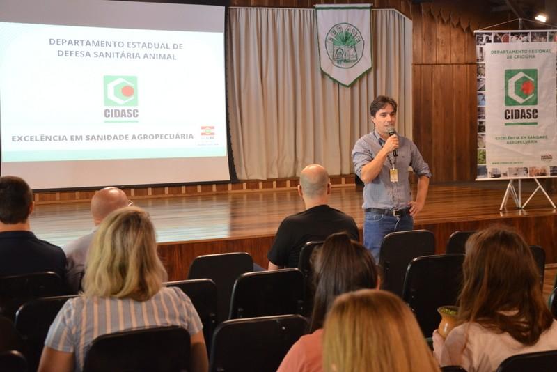 Gripe Aviária é tema de palestra no Unibave