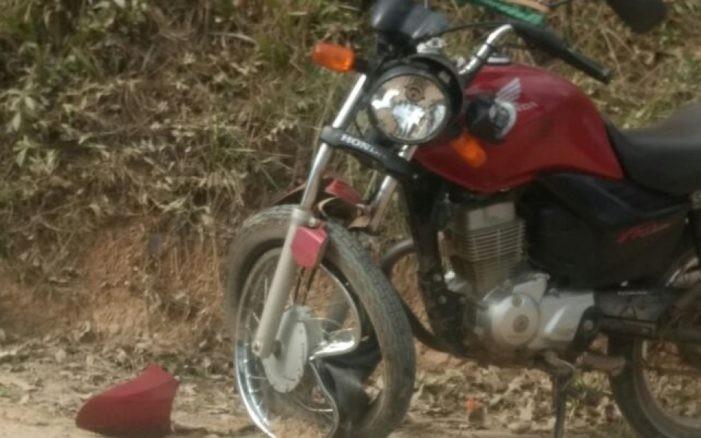 Idoso morre em colisão entre motocicletas
