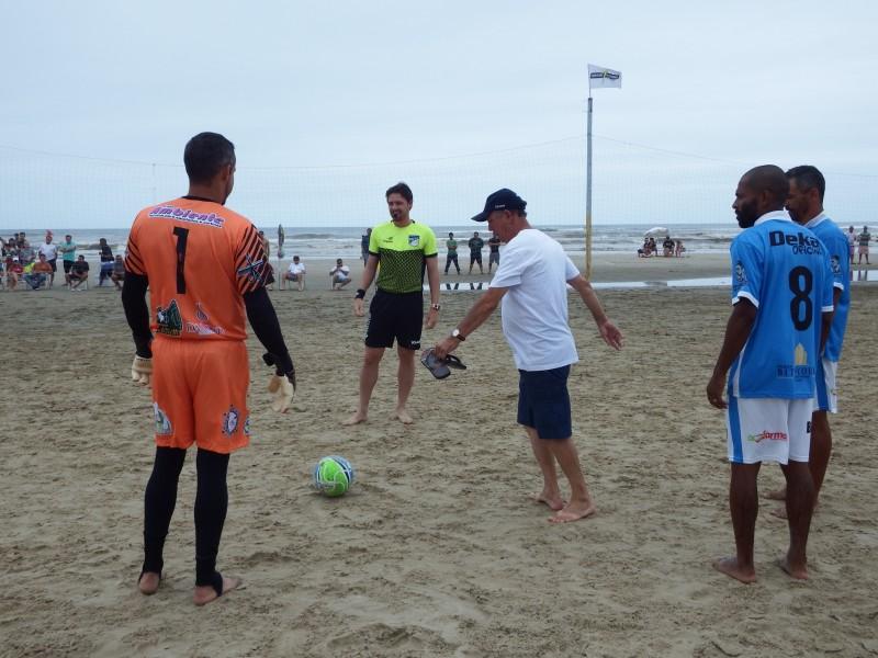 Realizada a abertura do Campeonato de Futebol de Areia