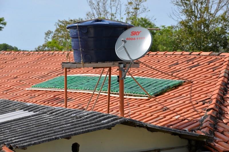 Painel solar produzido no IFSC é entregue a entidade de Araranguá