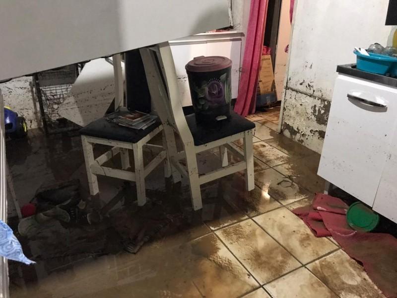 Clésio Salvaro lamenta estragos causados pela chuva e garante que canal auxiliar não foi o problema