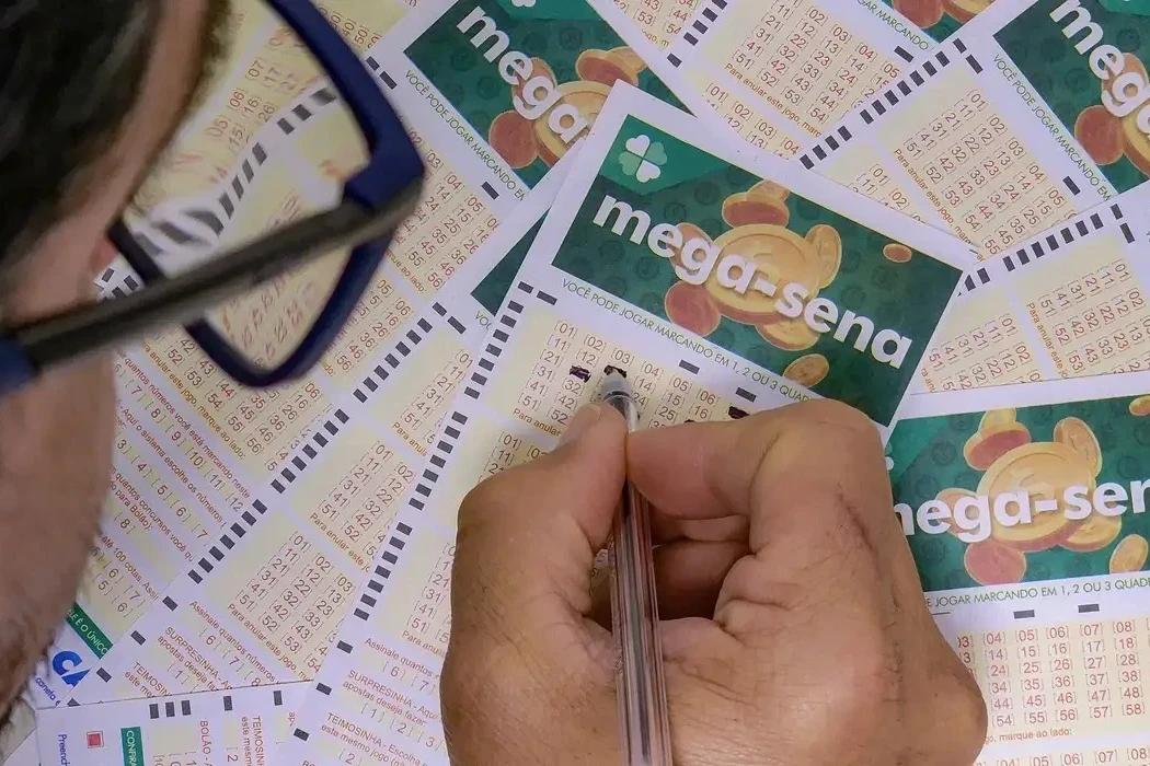 Mega-Sena sorteia prêmio de R$ 100 milhões neste sábado