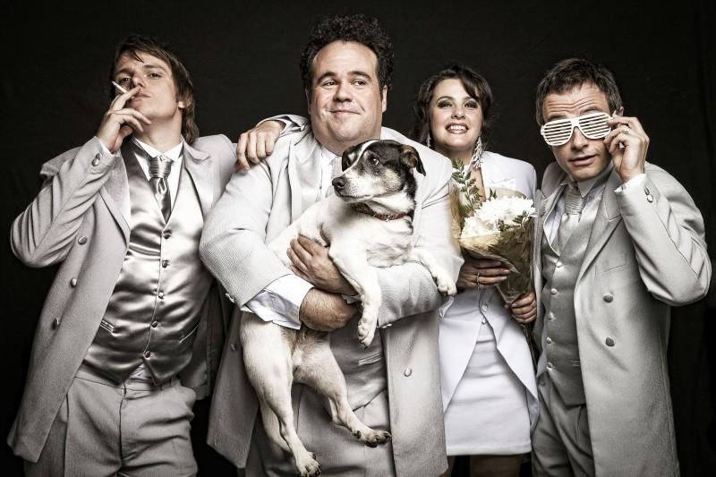 Colher de Chá comemora aniversário com show da Bidê ou Balde