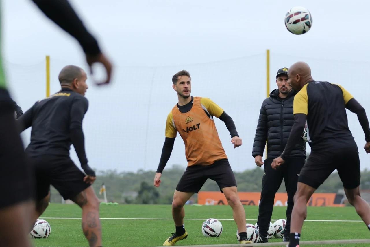 Na briga pelo acesso à Série A, Criciúma recebe o América-MG no HH