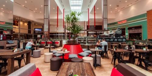 Rede de café com minibiblioteca abre no Nações Shopping