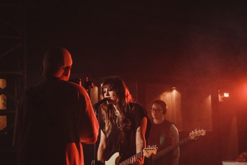 Banda Fê Smania lança EP no cinema do Criciúma Shopping