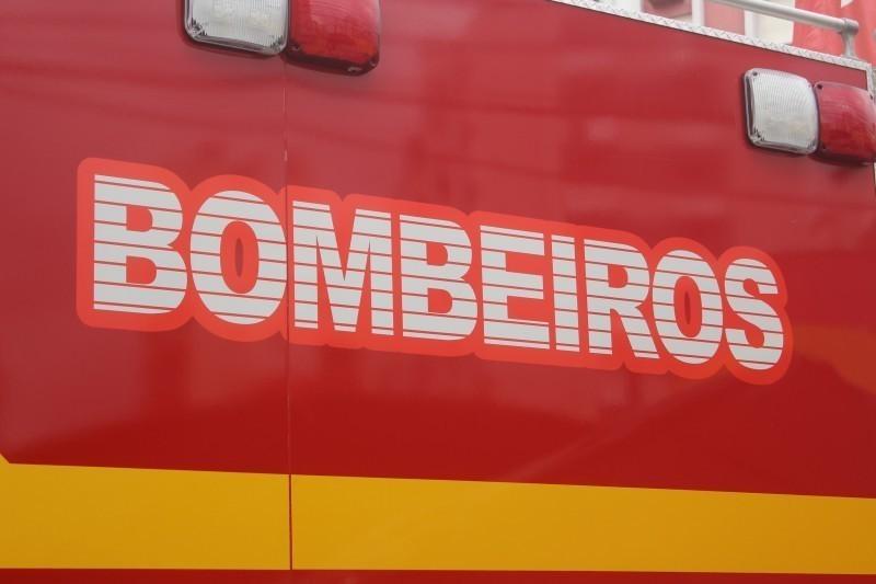 Jovem sofre queda de telhado em Criciúma