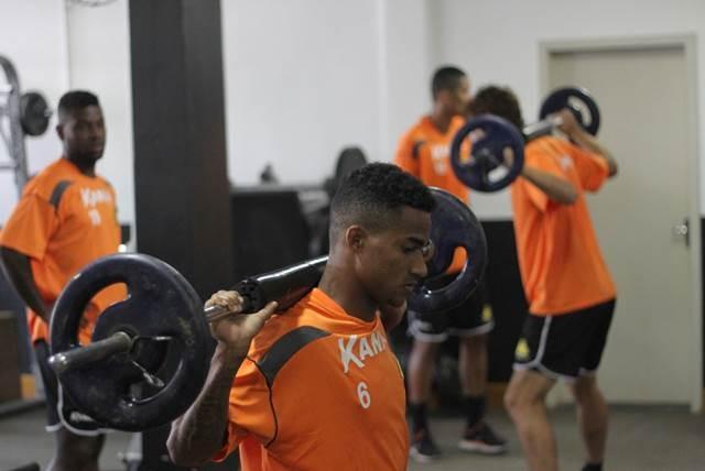 Após empate em jogo-treino, grupo tricolor faz trabalho regenerativo