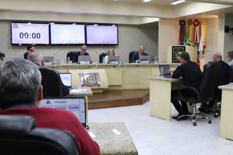 Aprovado projeto que prioriza emissão de laudos para alunos que precisam de professor individual