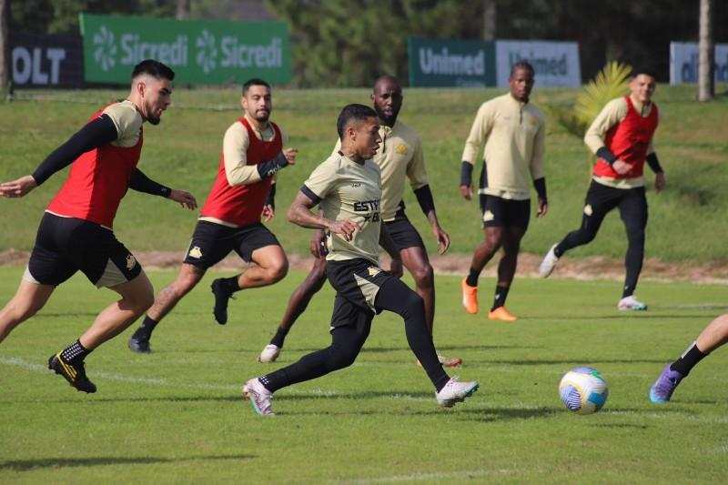 Na retomada do Brasileirão, Criciúma encara o Palmeiras neste domingo; veja prováveis escalações