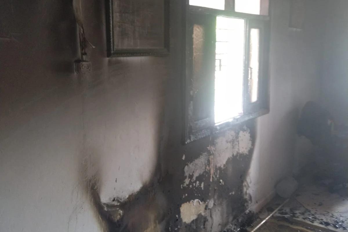 Princípio de incêndio destrói sofá e mobiliza moradores em Criciúma